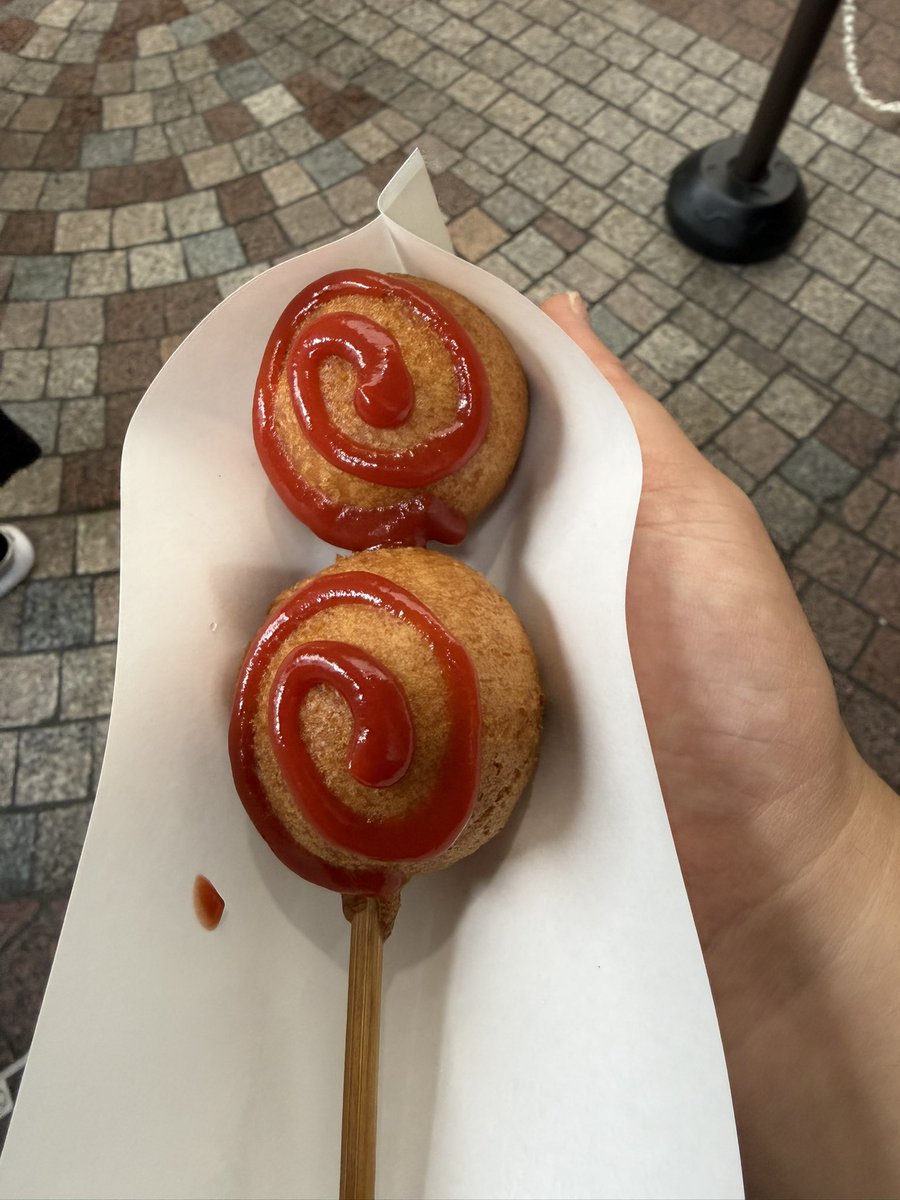 Tsumuta's tweet photo. すんごい久々にひょうたん揚げ食べた https://t.co/Afv0KDs3Rp