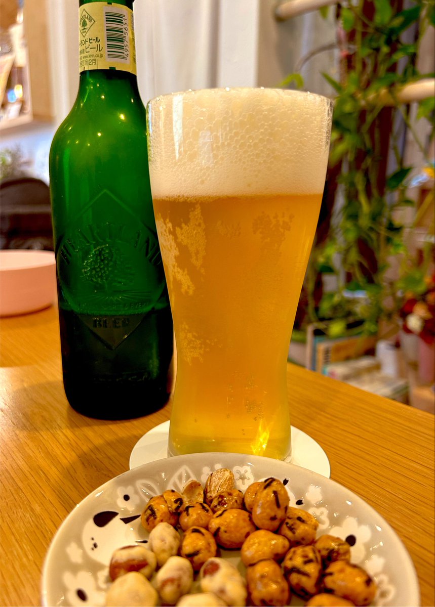 SteaveKR's tweet photo. 今日も暑いですね〜💦
たまらずおつまみセットとともにハートランドいただきました！
   \\カンパ〜イ//
:'.🍺\(￣∇￣) https://t.co/8PQEpuEoQz