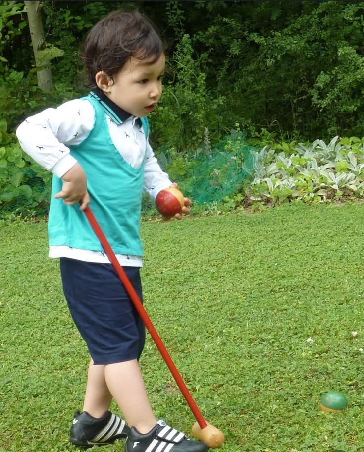 louispile's tweet photo. umur segini masih pake pampers ya https://t.co/inYEyLNJmf