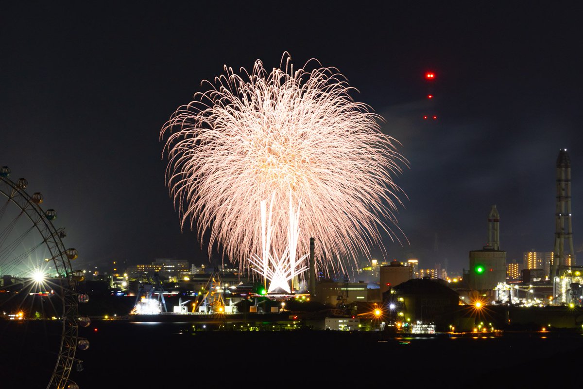 jinandaa's tweet photo. さかいで大橋まつり海上花火大会。空気が澄んでいたようで夜景も綺麗でした。
#さかいで大橋まつり #坂出 #花火 #夜景 https://t.co/JG7zNFPXob