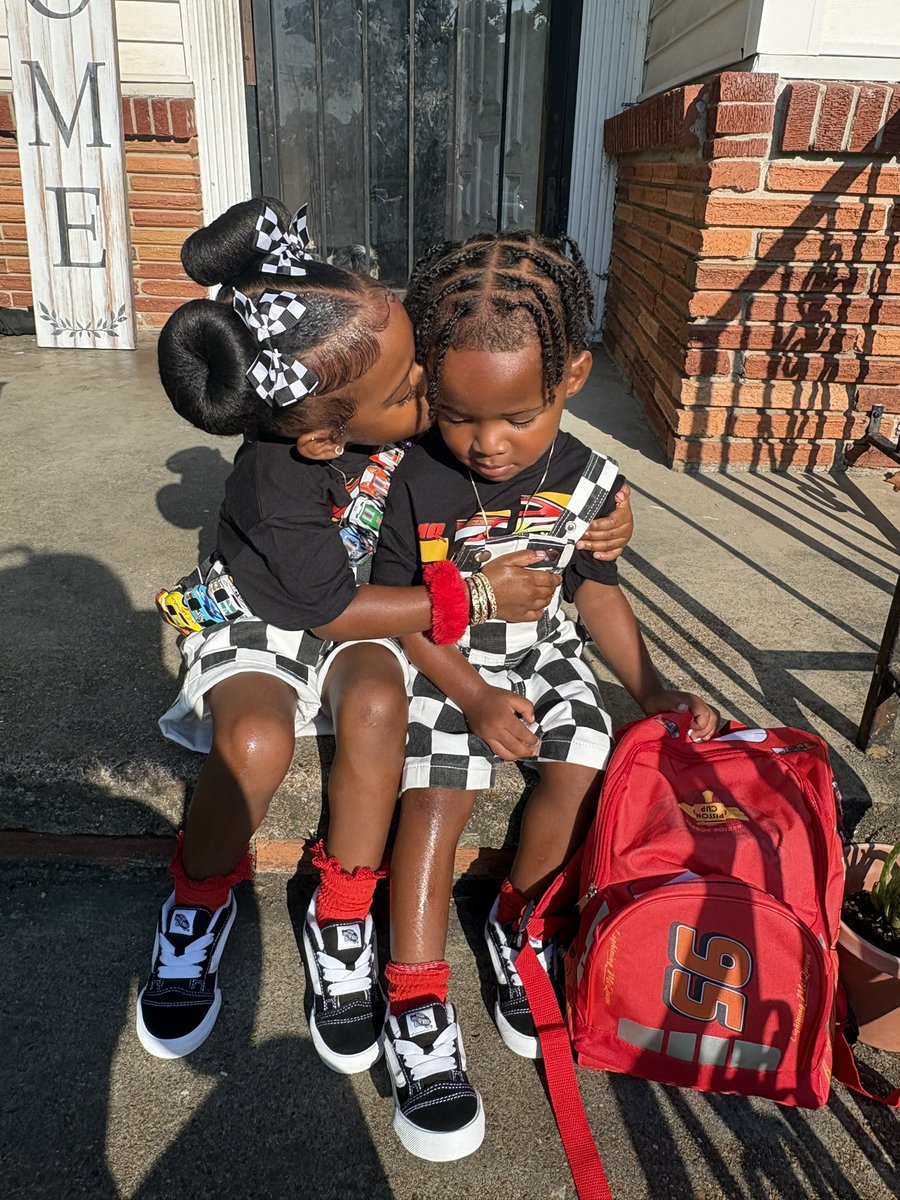 jayladayoungan's tweet photo. Racing into the school year 🏁📚🥰✏️ https://t.co/NlLUEdmeY1