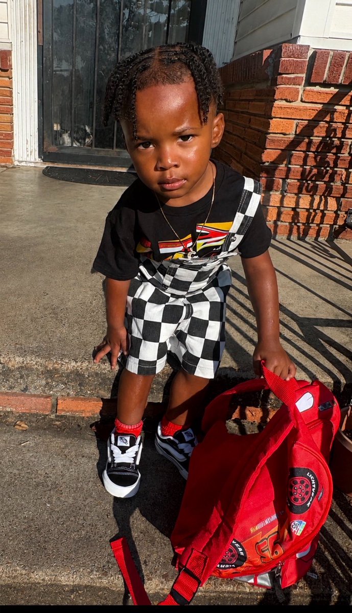 jayladayoungan's tweet photo. Racing into the school year 🏁📚🥰✏️ https://t.co/NlLUEdmeY1
