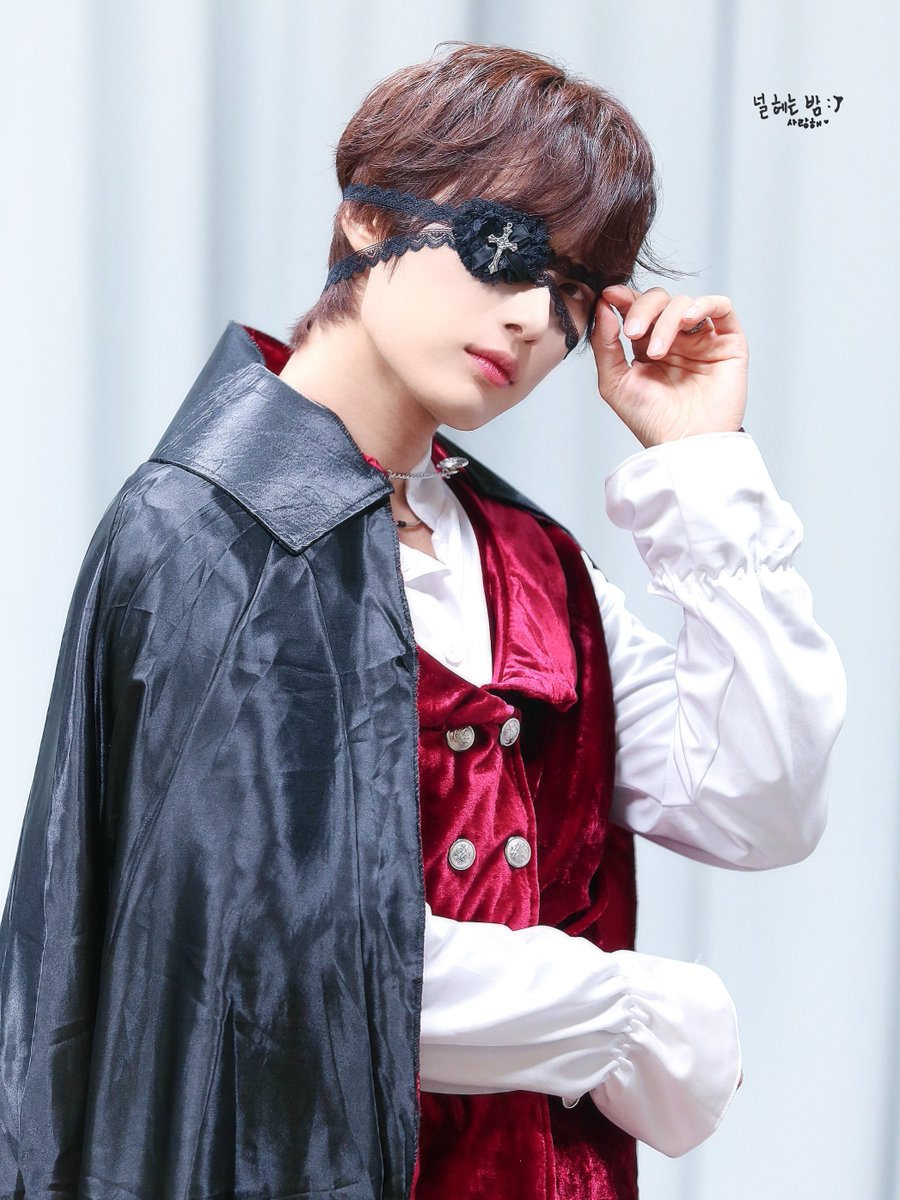 lovesome__jh's tweet photo. [MINIRECORD]  OFFICIAL MD 대면 팬사인회

🧛

#오메가엑스 #OMEGA_X #JAEHAN
#소중히_아끼고_사랑해 #재한 👑
#내자랑_내하늘_김재한 260807 https://t.co/MkSYdnOJgX