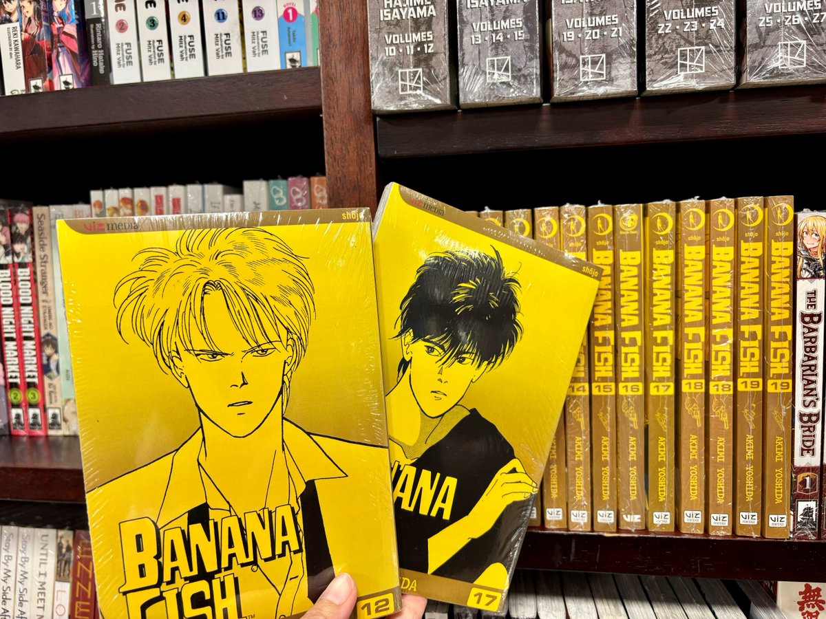 Kino_BKT's tweet photo. アッシュ・リンクス様、お誕生日おめでとうございます！

🍌🐟フィッシャーの皆様も素敵な一日をお過ごしください。

今年も英語版"BANANA FISH"全巻ご用意しております。お近くにお越しの際はぜひお立ち寄りくださいませ。Y
#BANANAFISH https://t.co/ykrhIAFVme