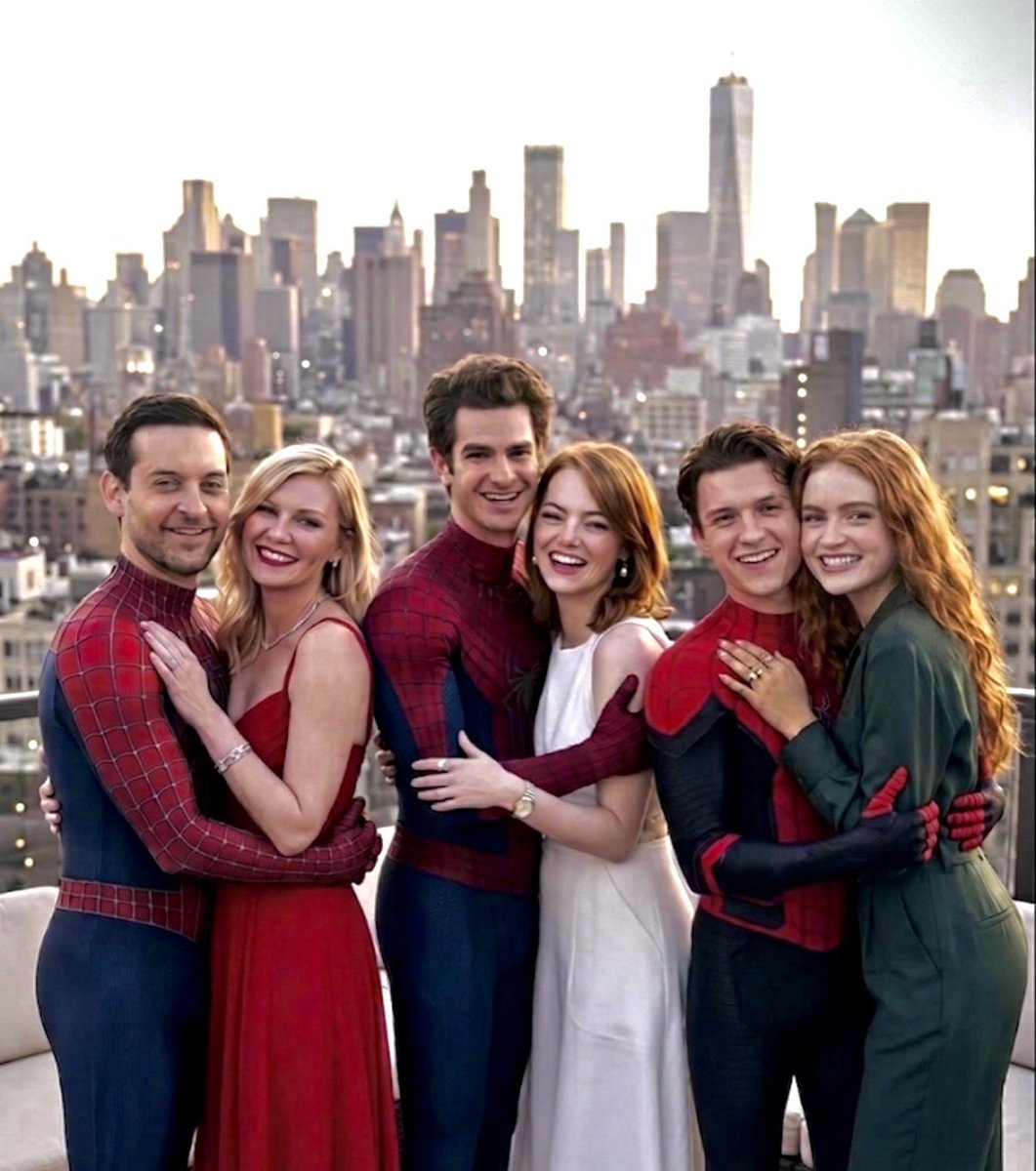 realCaptainMike's tweet photo. @KauanGraves Spider-Man and their soul mates ❤️ https://t.co/EhgeoqXcRh
