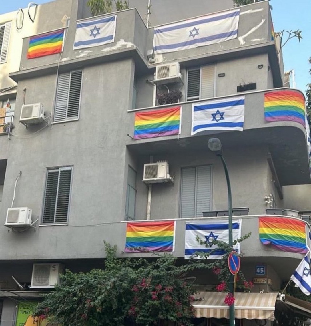 NoahsArk1000's tweet photo. Just a normal building in Tel Aviv. What do you notice? https://t.co/VA0PglVxw0