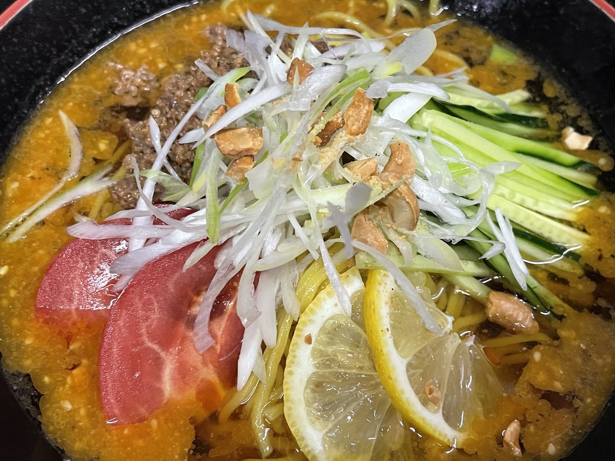 sichuanfuu's tweet photo. 8/12水
お昼のみ営業です🍆

台風が去って
カシューナッツを揚げております🥜
低温の油で40分くらいかけてじっくりと揚げます🥜

大エビの唐辛子炒めや担々麺(アイス・ホット)のチャームポイントに使用👌

夏は
ナッツ❣️

本日もご来店お待ちしております🍜 https://t.co/f3tl2EMEpZ
