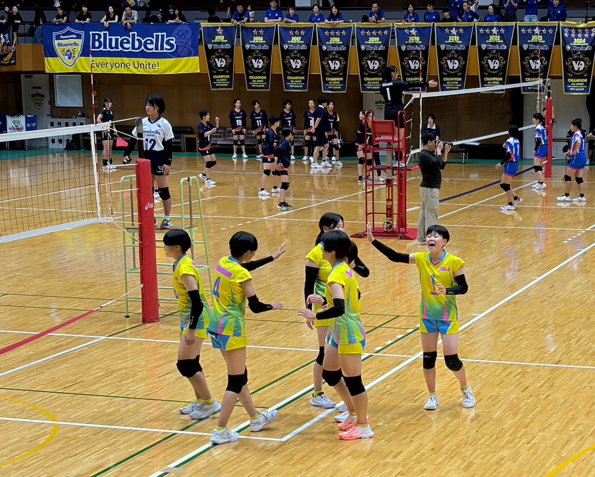 JHS8_U14's tweet photo. 第2回Panasonic CUP🏐に参加させて頂きました😊

8チームの参加で、午前中はABに分かれてのリーグ戦。

午後からは、戦績によるトーナメント❣️

色んなチームの方々とゲームが出来、有意義な1日になりました😊

対戦したチームの皆様、運営して頂いたブルーベルズjrの皆様、ありがとうございました‼️ https://t.co/bCH5p5JlMr