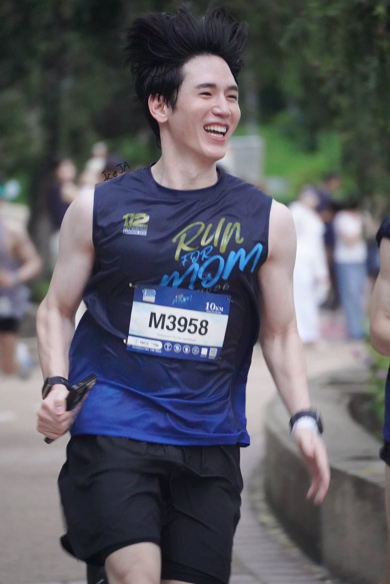 taytawanewwiee's tweet photo. นกที่ตื่นเช้า คือนกที่ตื่นมาวิ่งฮาล์ฟมาราธอน🏃🏻‍♂️

NEWWIEE RUN FOR MOM 2026
#BangkokHalfMarathon ; #Newwiee https://t.co/i8y1xXetVl