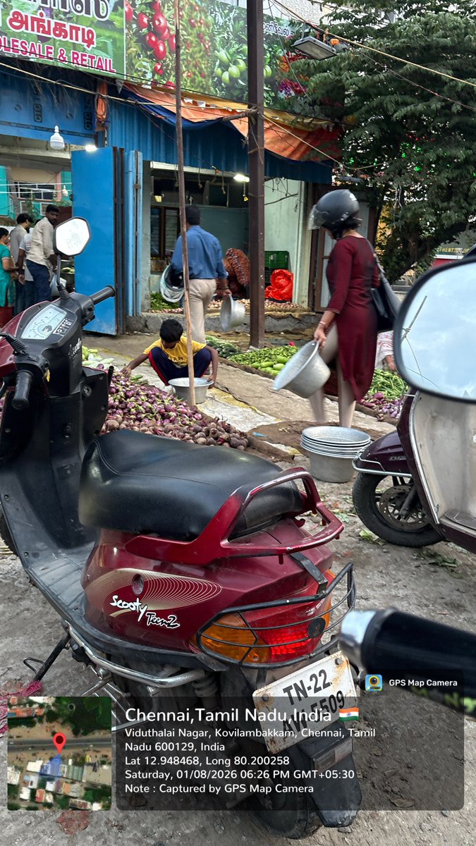 raonline2's tweet photo. Photos taken on various days. High traffic area and a police booth near by. How could police turn blind here. Any special privilege for the shop owner or authorities afraid??  @COPTBM @CMOTamilnadu @Tambaram_Corp @ecrsaravana0014 @pallikaranaii @reclaimchennai @DavidManohar7 https://t.co/7qQWTm4Qze