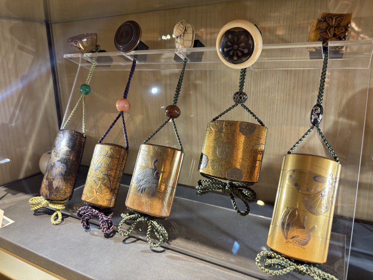 展示中の印籠／Ver.1 展示中の印籠をご紹介します。 精緻な根付と色