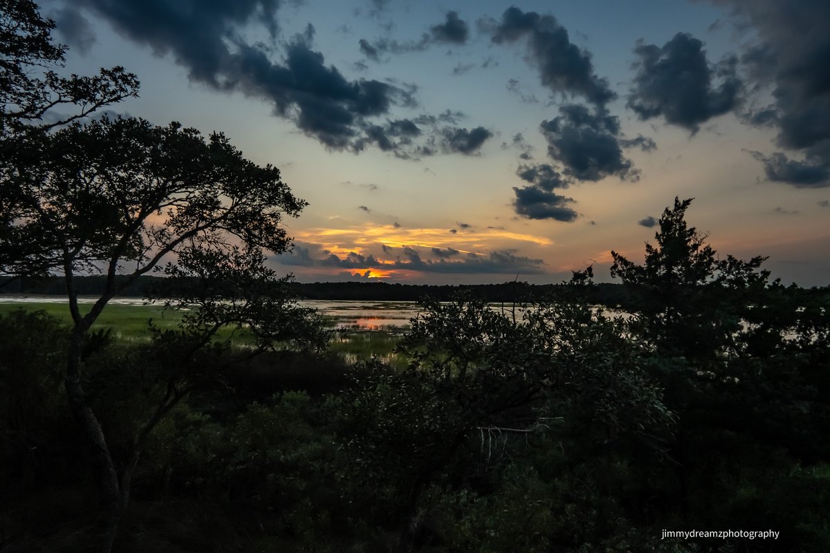 Jimmydreamsmb's tweet photo. Tonight's sunset was like being tuck in by a parent. It is full of love & care. I miss those kind of bedtime moments. #Sunsetthoughts #Sleeppeacefully
@Happyrising_guy @Advardnr @jamiearnoldWMBF @SC_State_Parks @greenkayak73 @debanjana05 @WayneMoranPhot0 @DanStambaugh2 @KrisLuckPhoto