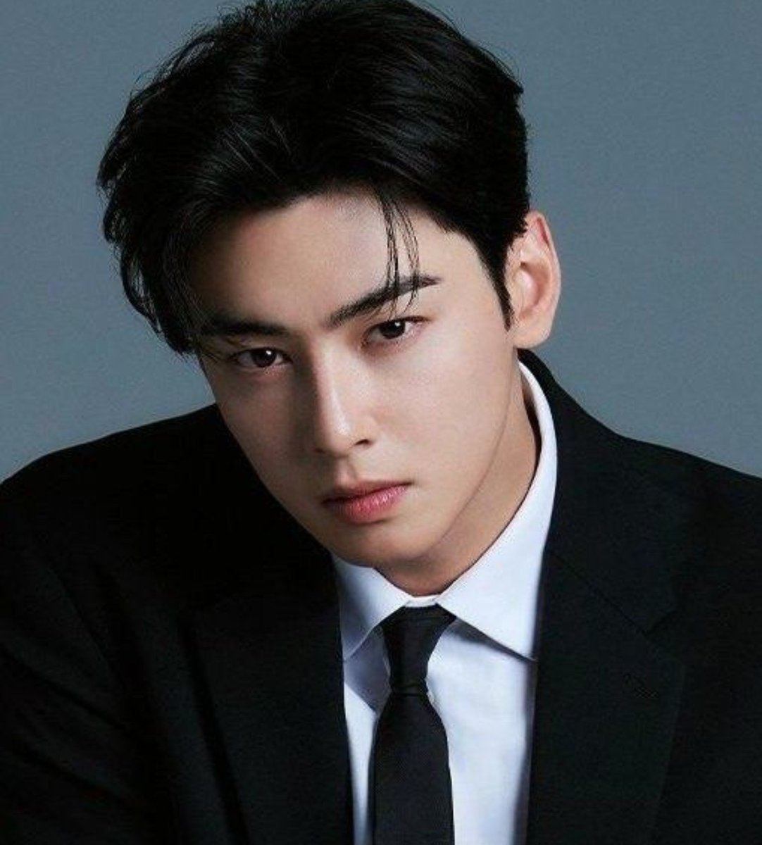 hallyuforums's tweet photo. Storyline Revealed : #ChaEunWoo set to star in tvN's upcoming time-travel culinary drama titled 'Seorabeol Knife'. 

Synopsis : Seorabeol Knife is a limited edition gourmet romance that blends time travel, palace intrigue and cooking. The story follows an Italian-trained chef from the present day who is unexpectedly transported 1,000 years into the past, where he encounters a Silla princess destined to become a lonely queen.

Kim Jae-gyeom, played by Cha Eun-woo, is the owner and head chef of Orot, a Michelin one-star restaurant. Determined to achieve the coveted three-star rating, Jae-gyeom is constantly searching for the ultimate taste. His life takes an extraordinary turn when he tastes wild honey from an old bundle left behind by the father he has never known. At that moment, he is mysteriously transported back to Silla.

Arriving in an era completely unfamiliar to him, Jae-gyeom brings his modern culinary expertise into the royal kitchen, known as Jeonseonseo. His European cooking techniques and refined palate make him a remarkable presence in Silla, earning him a reputation as a once-in-a-millennium culinary talent.

There, he meets a princess who possesses an exceptional palate and an unwavering desire for the finest flavors. As the two navigate the unfamiliar world around them, their shared passion for food gradually brings them closer.

#HallyuForums #Hallyu #KDrama