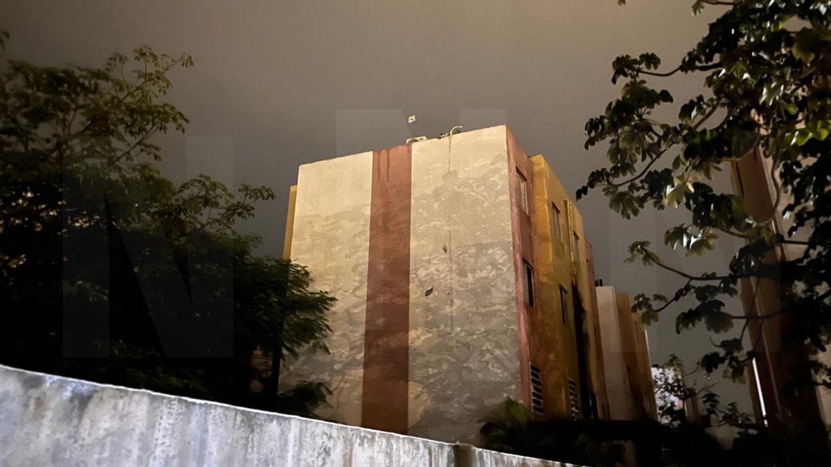 novedadesqroo's tweet photo. ⚡ 🌑 ¡Otra noche a oscuras en Playa del Carmen!
Habitantes de la zona poniente reportan nuevamente un apagón al poniente, la misma zona donde ayer hubo protestas. 

📸: Octavio https://t.co/ZIMt0CCX9D