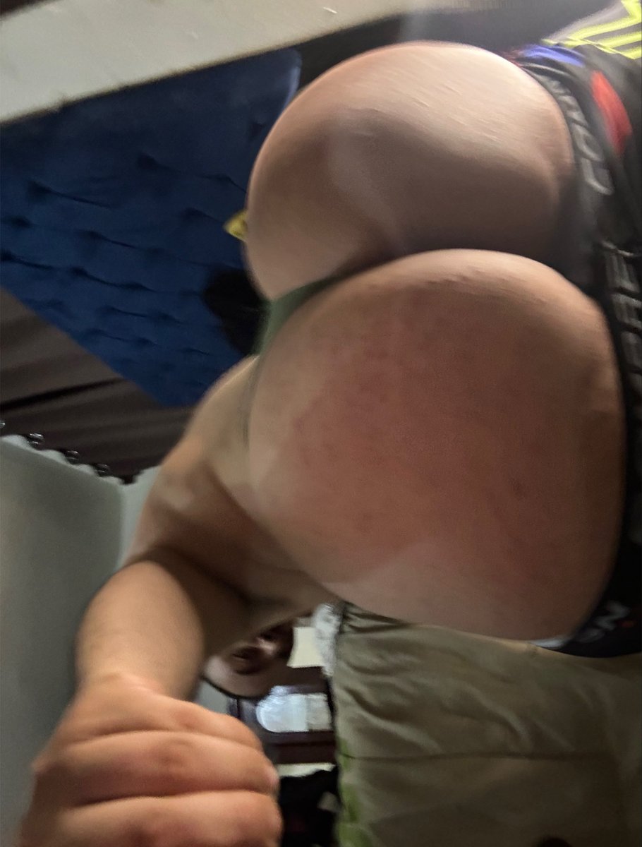 robocop2702's tweet photo. En el gym \vs en tu cama sudadito https://t.co/DV84sD0Xz3