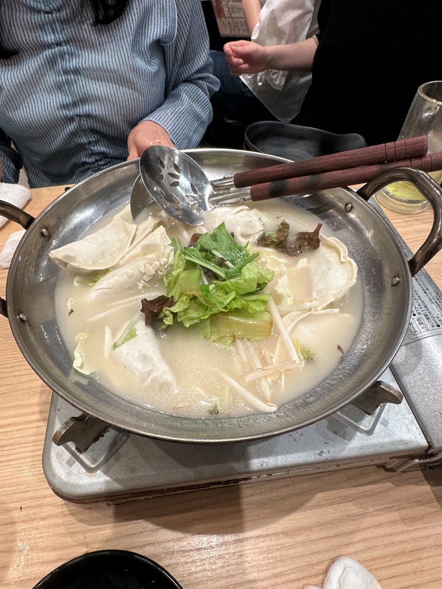 itmjbird's tweet photo. 8月7日の送別会は梅田鶏のとりこ
焼き鳥をイメージしていましたが串物はほとんどなく居酒屋さん、とんこつスープの餃子鍋白〆のちゃんぽん麺が美味かった、リーズナブルでございました😋
https://t.co/eNLPfxDreP

#東梅田
#鶏のとりこ https://t.co/grsCpyZzQF