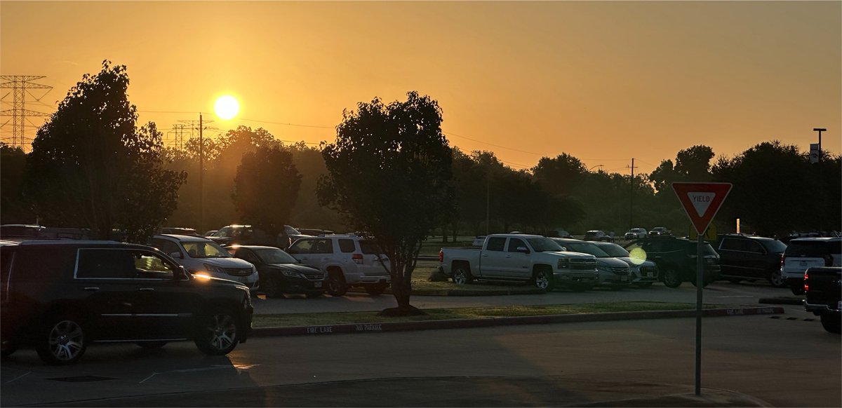 RPHS_Panthers10's tweet photo. @RGAPMobileLive @RPHS_CCR 🎯#BackToSchool26 🎯: Cars, cars, and more cars…! Welcome to our 1st day of school!#BeInnovative #BeIntentional #BeInclusive #EveryPantherEveryDay @RGAPMobileLive @RPHS_CCR #ALLIn26 #MakeYourMark https://t.co/d7GL9W448Z