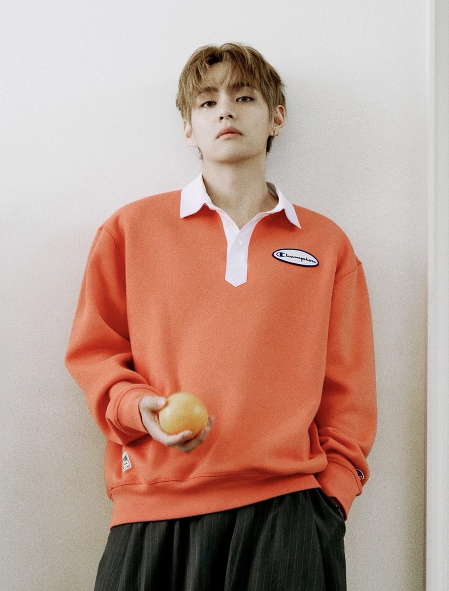 btskthv1230's tweet photo. @fashionsnap "The brand states that V embodies the spirit of "True Champion" with his unique style, exceptional artistic vision, and global influence."

V CHAMPION GLOBAL AMBASSADOR
KIM TAEHYUNG FOR CHAMPION
#TAEHYUNGxCHAMPION
#VxCHAMPION https://t.co/QaVvfrvZF6
