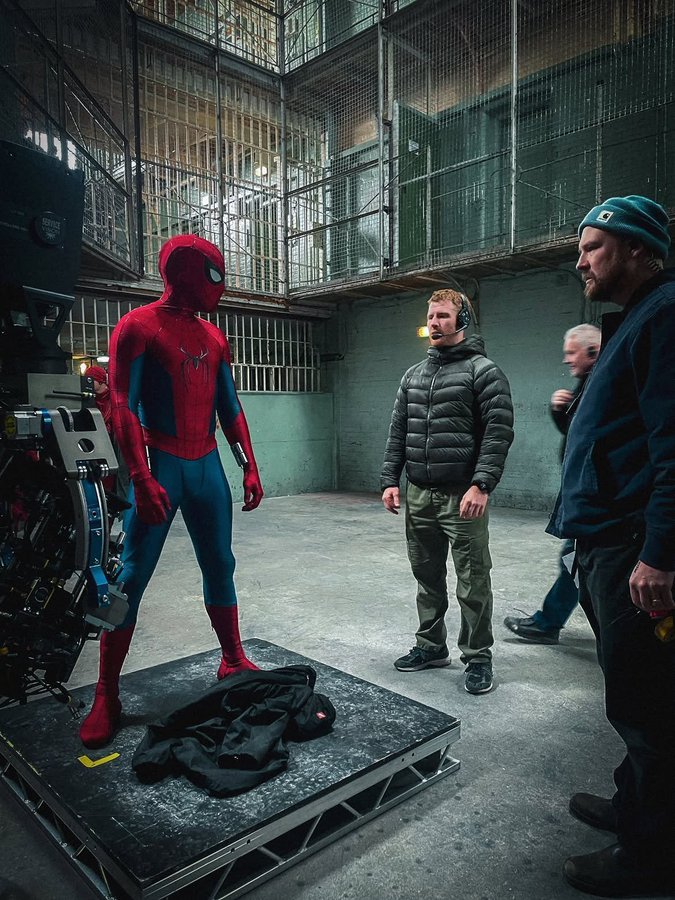 FreakFairytale's tweet photo. #spidermanbrandnewday: Behind Scenes

Link: https://t.co/BvstBGf2cd

Por aquí os dejo un recopilatorio de algunas escenas de detrás de la cámara de la última película de #spiderman https://t.co/EBhGP1sYGV