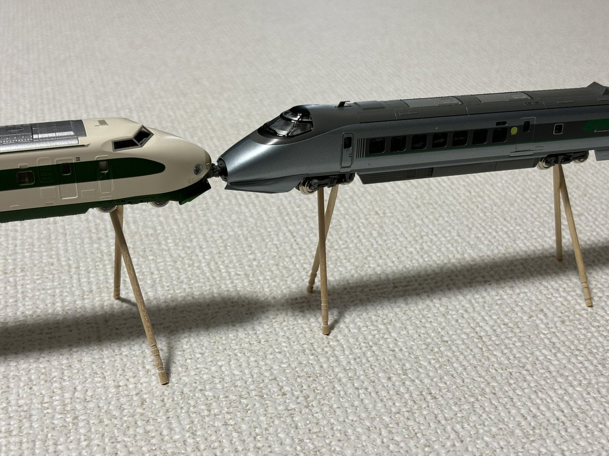 Toi_et_CL1's tweet photo. 精霊馬も多層建て運行の時代ですよ https://t.co/mBh6gGzuTV