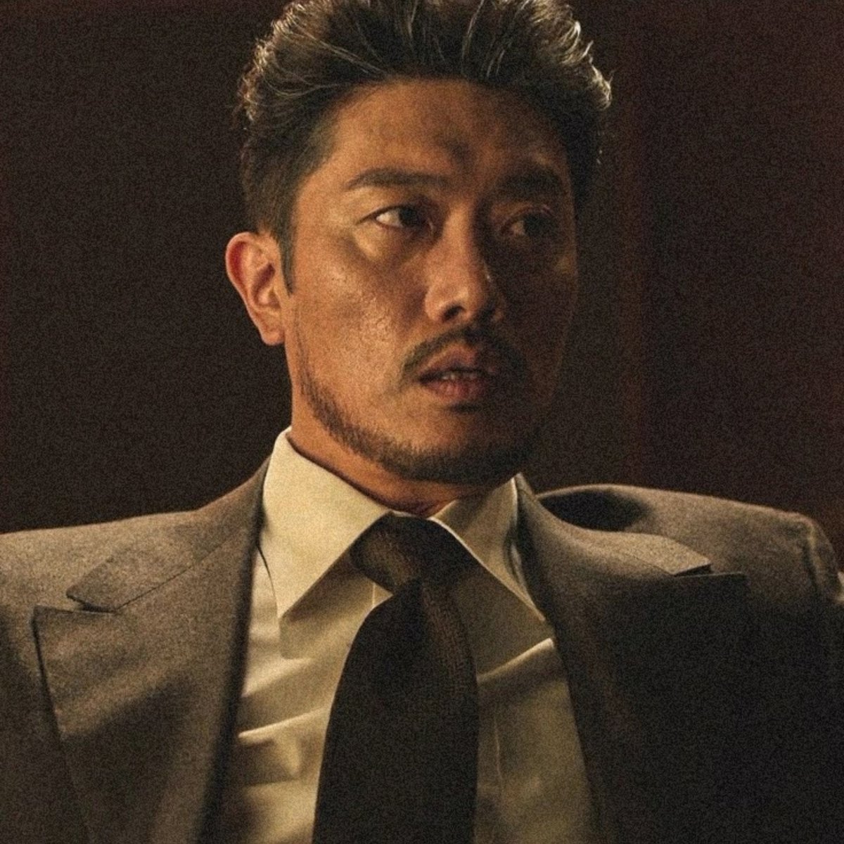 huntervichh's tweet photo. actor Park Heesoon (who played Choi Mujin in My Name) would be Geum Mujin, the father of those little demons above ❗ https://t.co/GB8PxyVgzq
