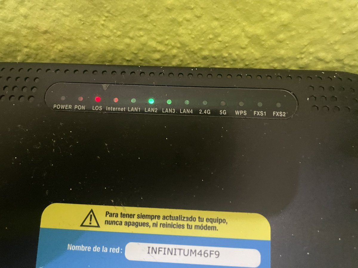 JulioOlival1's tweet photo. @TELMEXSoluciona otra vez, dos semanas sin servicio, ningún técnico acude, fui a sucursal y lo único que dicen es que espere, pero el recibo llega en tiempo y forma aunque no haya tenido de nuevo dos semanas internet, que se procede hacer ahí? https://t.co/QFX9TS5nvH