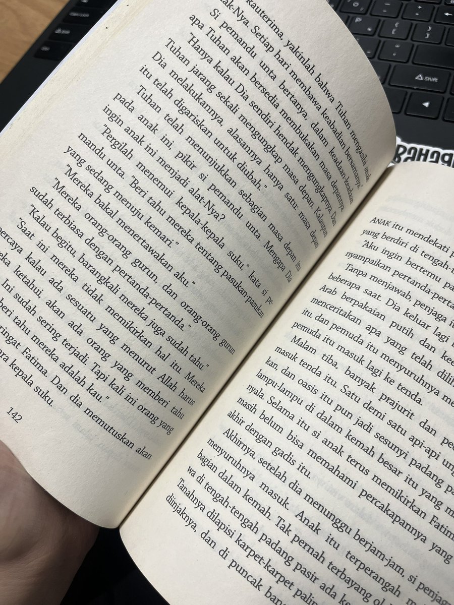 sugarwispss's tweet photo. kalo baca buku terjemahan tuh knp susah bgt dicerna ya https://t.co/2tg2nRXR4T