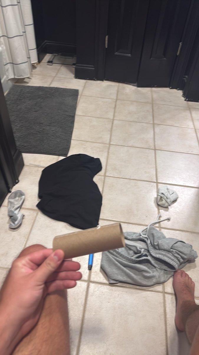 forrestbump48's tweet photo. Yyyeaa… this is gonna be bad #fucked #commando https://t.co/okVzrfBqXj