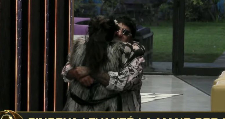 AndyDionisioP's tweet photo. PINCOYA ELIGIÓ A BRIAN Y EL SHOW SIGUE ENTRANDO A LA CASA 
#GranHermano https://t.co/MLJUk5qczo