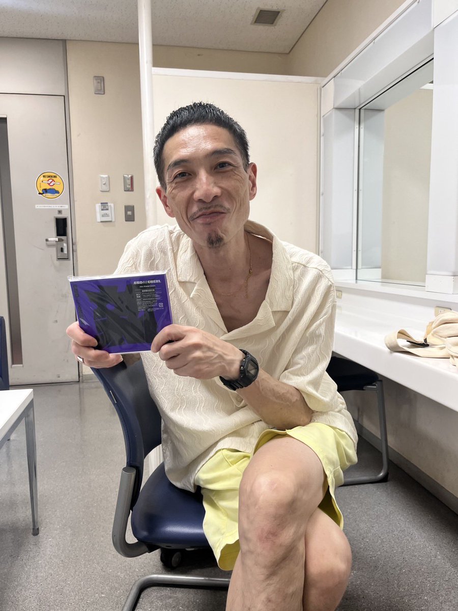 tomoyastone's tweet photo. .ENDRECHERI.
album "new chapter purple"

New Chapter
Don't Stop
の二曲をアレンジ、作曲で携わっていて
剛くんとの長い間柄の中でも
最高なファンクサウンドを築きあげ
また、新たな🚪を開けた楽曲となりました。

アルバムリリースおめでとうございます🤘

#ENDRECHERI 
#newchapterpurple https://t.co/5nwWNTt018