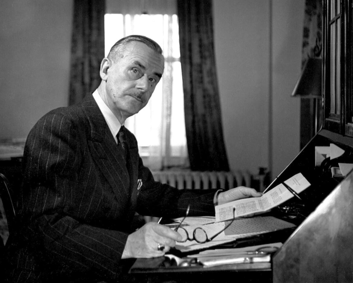 Mel0nella's tweet photo. 'Io infatti non ho ancora incontrato un uomo perfettamente sano.'

Thomas Mann
12 agosto 1955 ♰ 
@diconodioggi https://t.co/rxwRHwoQGp