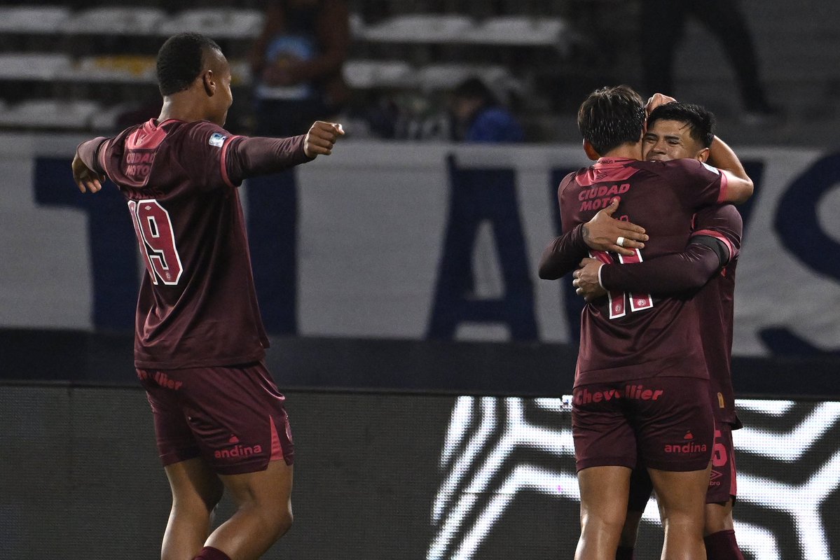 clublanus's tweet photo. SÍ SAMPAOLI SIIIII GANÓ LANÚS 🇱🇻 https://t.co/OCAFtiaWST