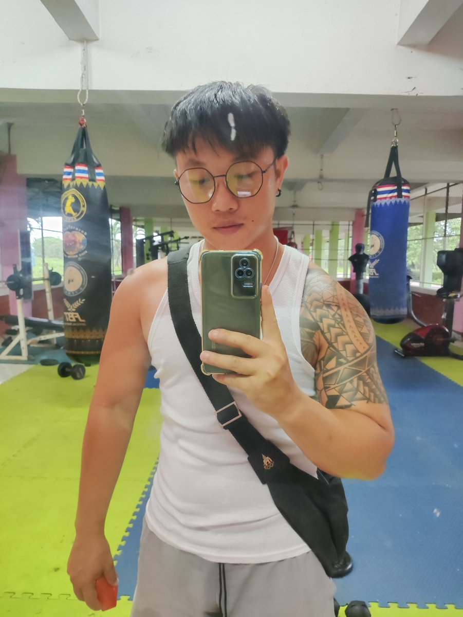 Sookk54's tweet photo. เอวไม่ค่อยดีไม่มีคนให้ซ้อม #บึงกาฬนัด #บึงโขงหลงลับๆ https://t.co/OTP5v1Qefo