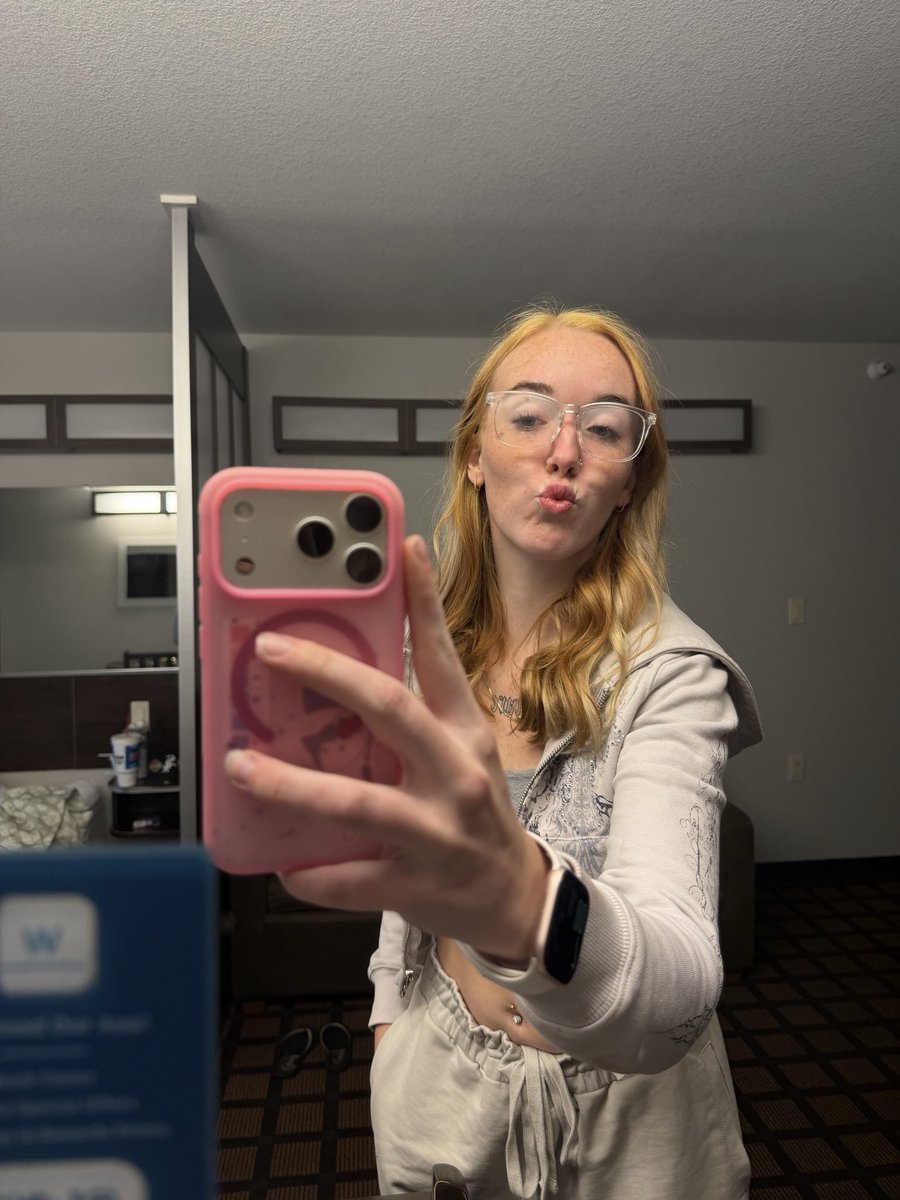 spicykay02's tweet photo. I dyed my hair 🥰 

Whatcha think ?? https://t.co/Q0Uc69i3lt