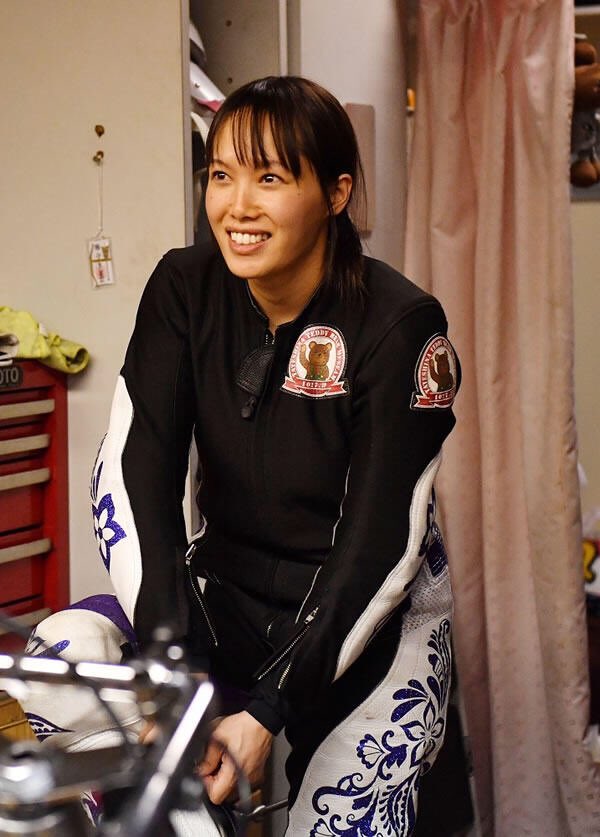 maya_colorful's tweet photo. オートレースのサトマヤこと佐藤摩弥さん。伊勢崎のSGオートレースグランプリ出場中。小柄なカラダなのに大きなバイクを鮮やかに乗りこなすまやさんがカッコいいのよ！ https://t.co/5M3rtnev8S