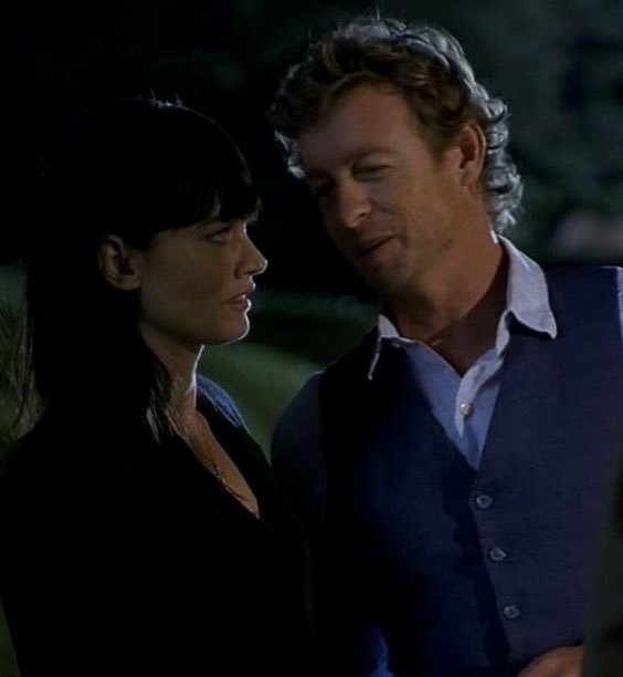 cloismagic's tweet photo. how jane and lisbon were acting while people called them platonic https://t.co/doOjOnKn0G