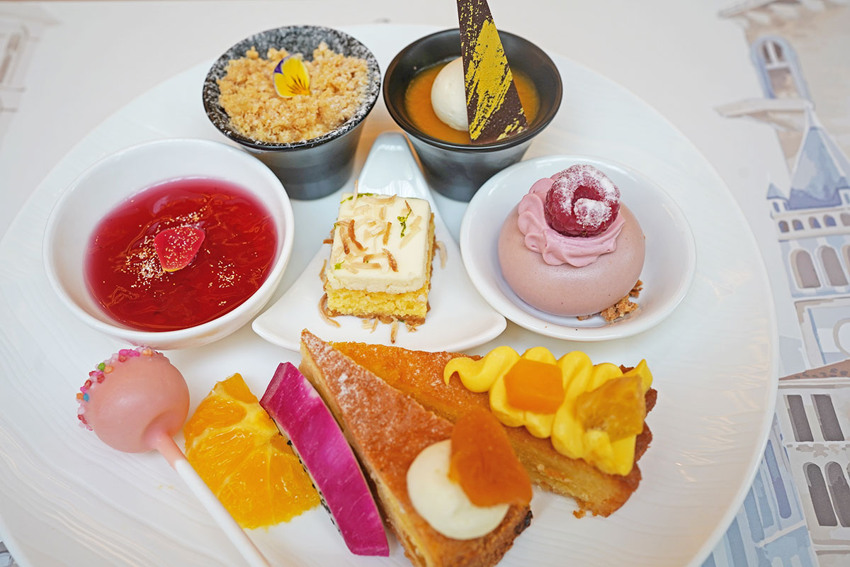 lmaga_jp's tweet photo. ザ・リッツ・カールトン大阪の
食べ放題が5000円台🫢

肉料理、スイーツ、パンまで…
本格イタリア料理🍝約50種類が食べ放題
👉https://t.co/UQxmNoLh0c https://t.co/FXWldvJUuI