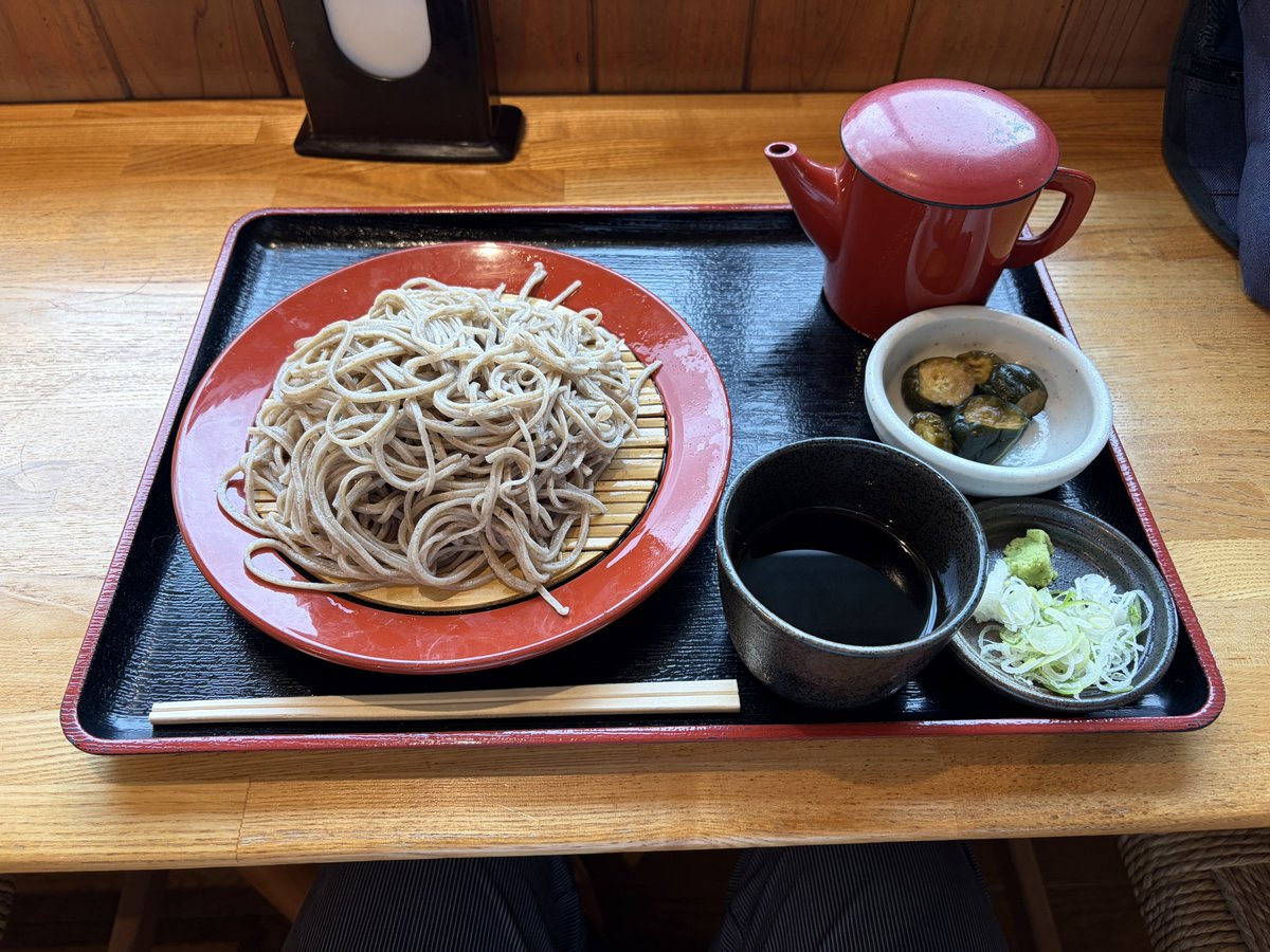 Tomo_chaso's tweet photo. これが｢蕎麦｣か
全然違うわ。めっちゃ美味い。
これに比べたら山岡はんのアユはカスや。 https://t.co/sLCEO4YY76