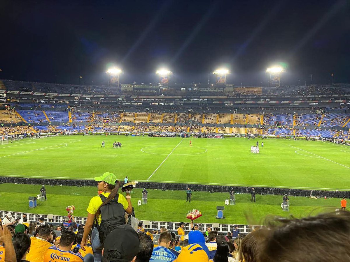 BlueCFM_'s tweet photo. “Los mas pasionales de México” 
“Los que nunca abandonan”

Los hiciste mierda Angelito Correa JAJAJAJ 🥶🥶🥶😭 https://t.co/gFozxEy96m