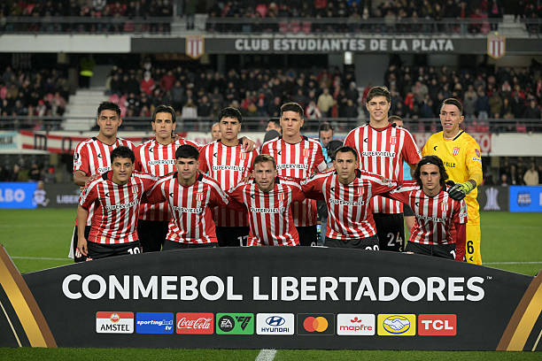 isidroserrichio's tweet photo. Estudiantes empató en un partido con pocas figuras y uno en el que se esperaba una ventaja de dos goles para El Pincha. Poco que resaltar del local, hubo una meseta en la mayor parte del partido y a pesar de arrancar ganando no pudo aguantar el resultado y se lo empatan con nada. https://t.co/tI39sP1DXB