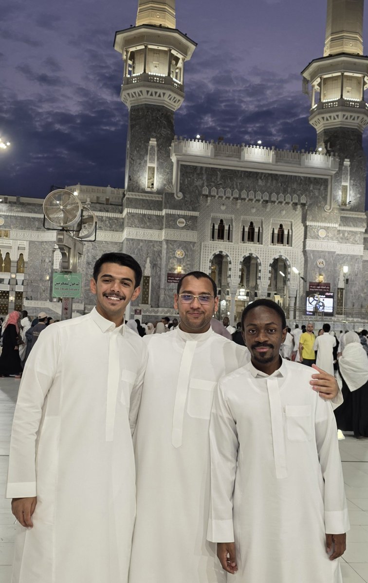 isufian4's tweet photo. الحمد لله على تمام العمرة، وكانت من أيسر وأخف العمرات، والثالثة لي خلال شهر، فلك الحمد كثيرًا. 🤍

و اكتمل الفرح بلقاء أصدقائي و اخواني حسن وفيصل بعد ٦ سنوات من المعرفة كان أول لقاء لنا جميعًا ❤️

اللهم لا تجعل هذا آخر عهدنا ببيتك الحرام، واغفر لنا، واستجب دعاءنا أجمعين. https://t.co/kczEf74Lc3