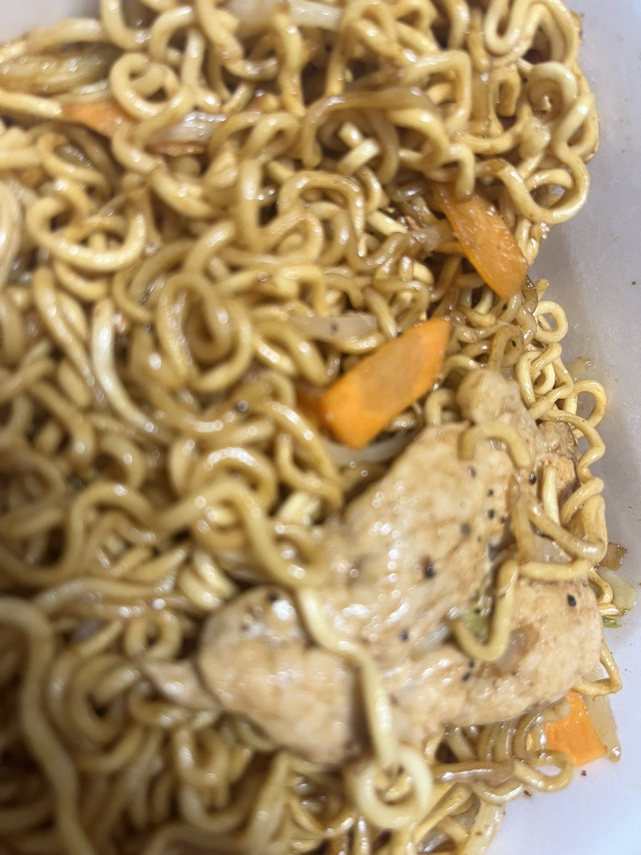 LYRI_pop's tweet photo. てりてりそーすの焼きそばが食べたいんだよおお！！！ https://t.co/XuFq4cAAX7