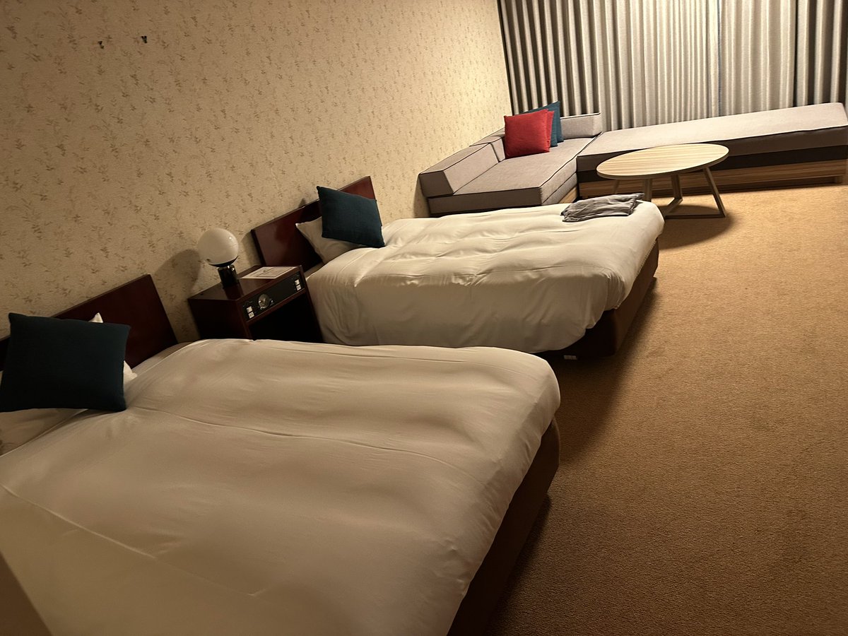 sudatiRI's tweet photo. 久々にホテル泊まった🏨
朝夕付いてお盆で16000円はかなり安い気がする https://t.co/2ugJDKFxFM