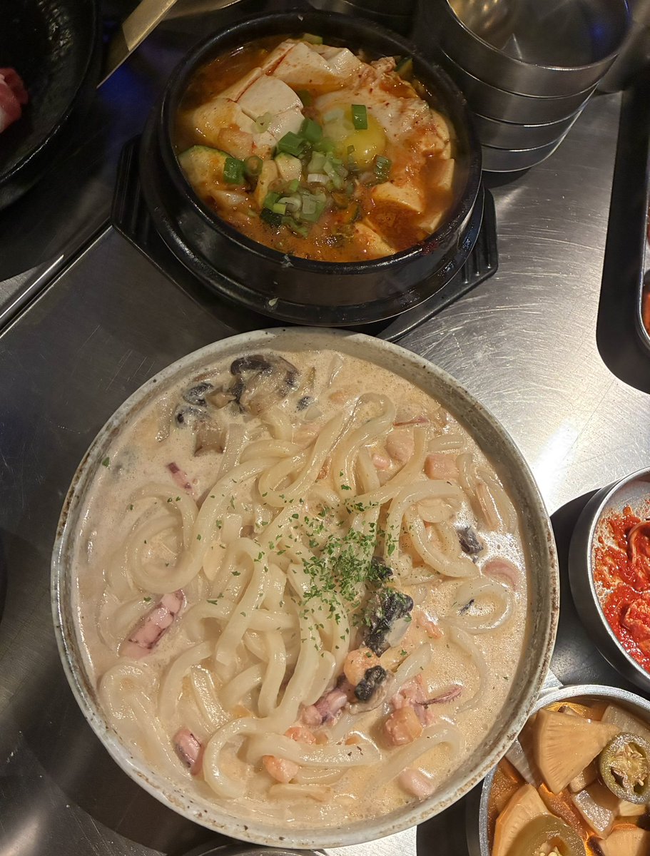 aeryci's tweet photo. #AERYCIEATS Vancouver/Richmond 🙄 such a mid ass city… but these were bomb at least https://t.co/KkhnMUPlg5