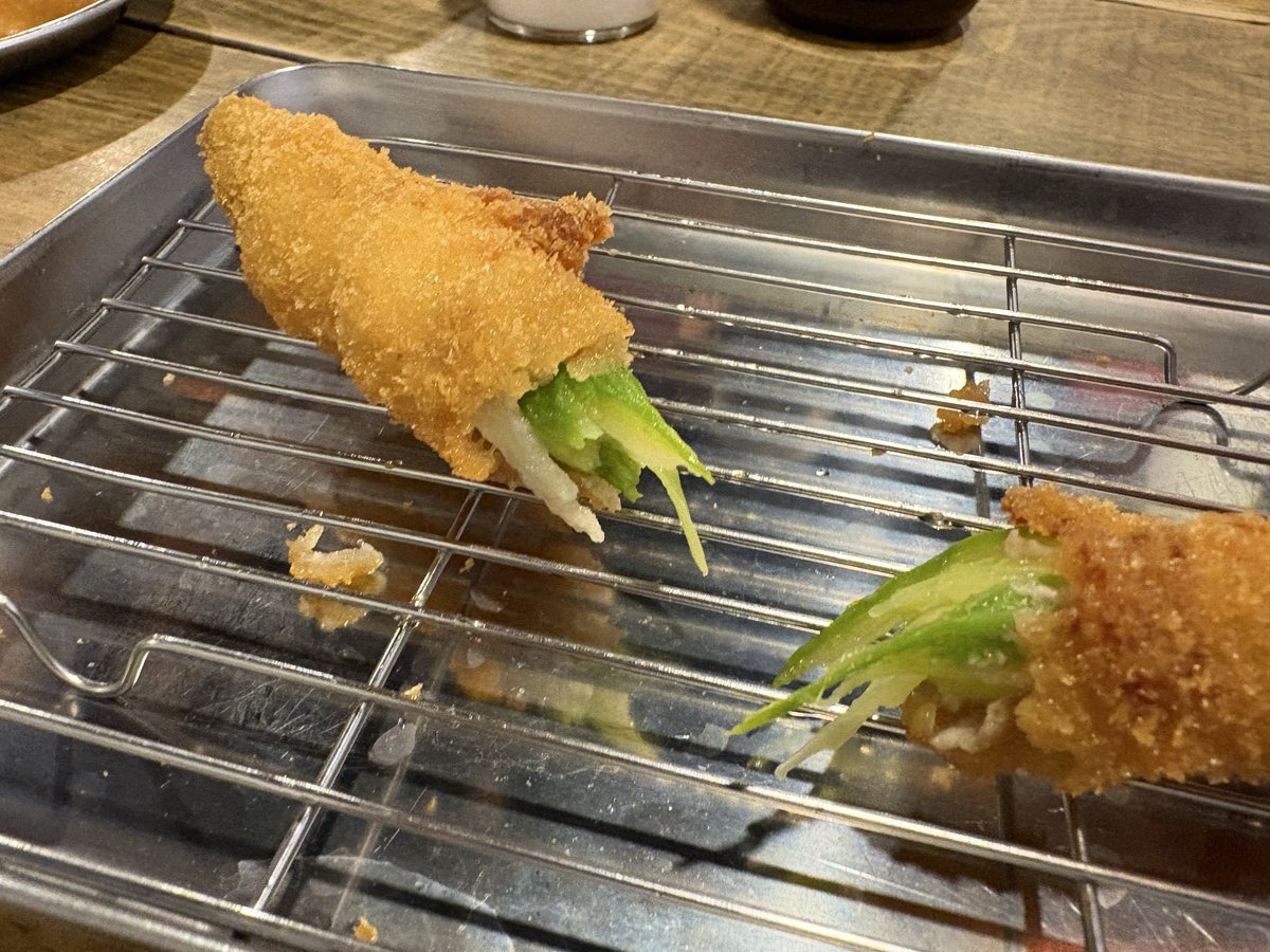 tibi_neko_'s tweet photo. 串カツ田中に行ったら
アユ串みたいなの出てきた
食べたらアユじゃ無かった💦
#串カツ田中
#毎週行く
#アスパラベーコン https://t.co/Ep514rlAuL