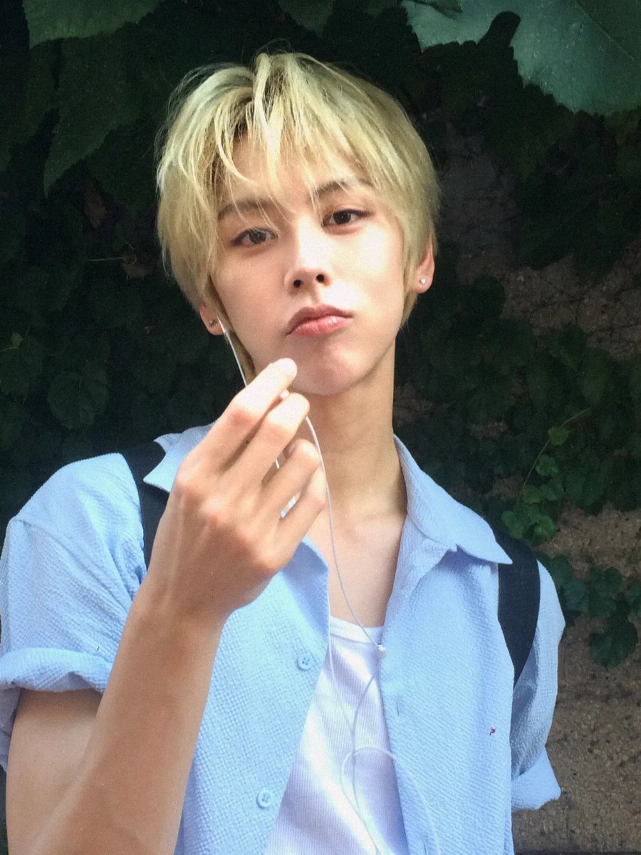 _forlynn's tweet photo. 빠른 데뷔 plz🙏 https://t.co/YfVtTdoQxV
