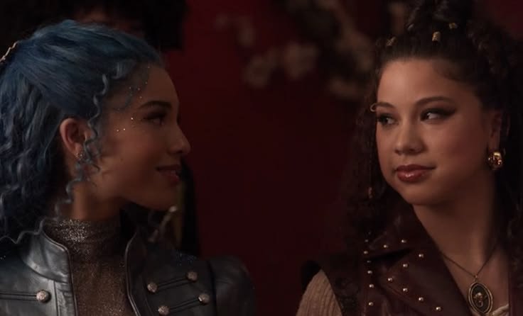 xoxoShadowfan03's tweet photo. Hot take: Glassheart is Hosie and Charmwaves is Posie https://t.co/g1lcCWGvUc