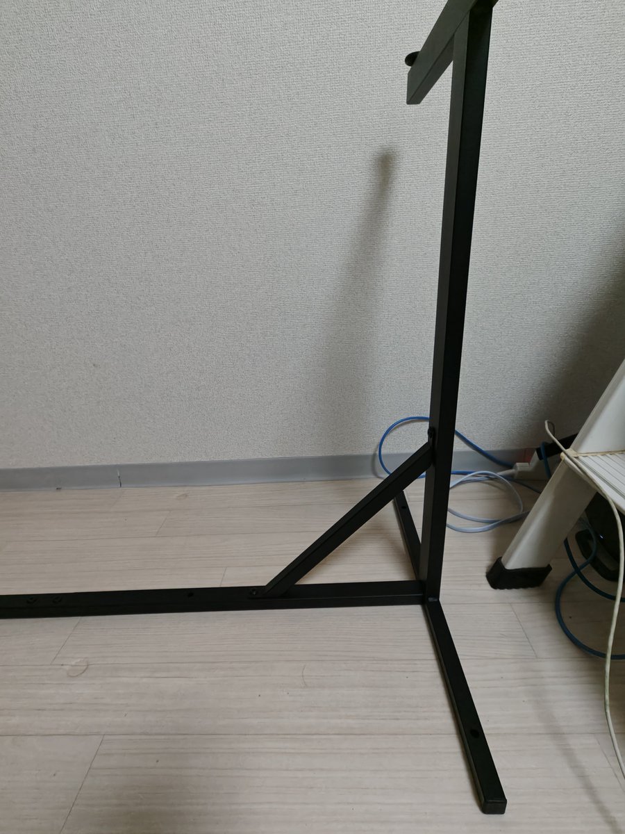 BAMBIsGame's tweet photo. 足場！！
たぶんカーテン締め切ってるからかもしれないけれど、色々とさ…配線整理前だからなのかもだけど、すごいこう…見栄えがねぇ…！！ https://t.co/BN4GVdmE8M