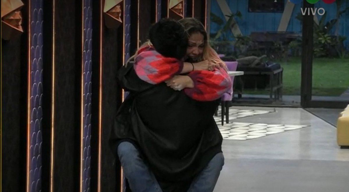 agus_rey's tweet photo. Amooooo Naza y La India juntos de nuevo #GranHermano https://t.co/xHbuMnT7Me