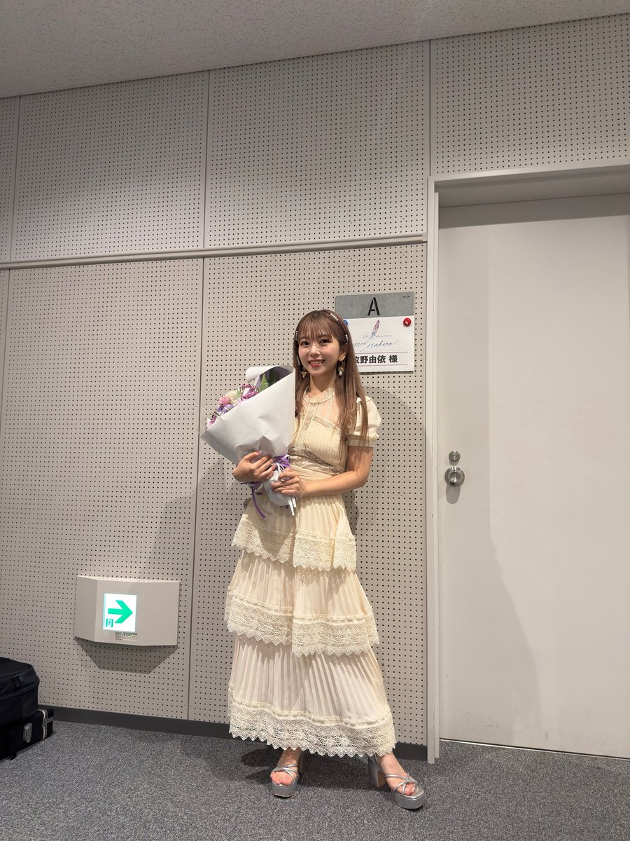 yuiyui_makino's tweet photo. Yui Makino 20th Anniversary LIVE〜I LOVE YOU So Much!! 
優しさと愛に溢れた素敵な時間をありがとうございました😊
幸せだったなぁ。
それと共にやっぱり私は歌うことも、ピアノを演奏することが大好きなんだと改めて感じられる時間でもありました。

伝えたいことがいっぱいあるけれど
そのほとんどを曲に込めました🥹
『栞』是非たくさん聴いてください✨

#牧野由依_20th_Anniv